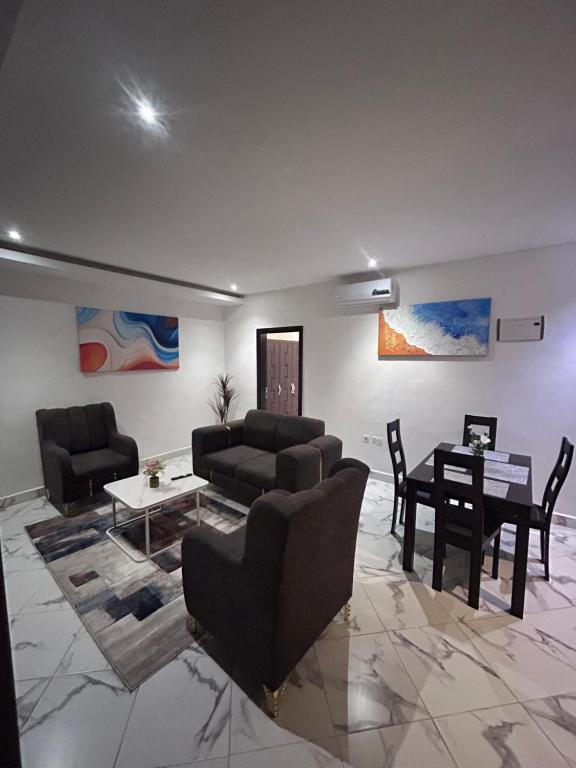 The Apex Suites – Two Bedroom Luxury Urban Living near Nyali Centre - Copy