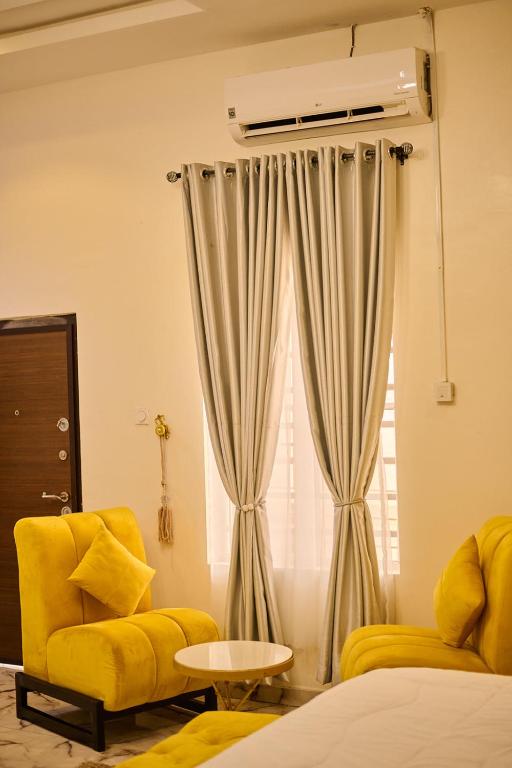 Keisha Homestay Nyali – Poolside Stay Behind City Mall Nyali (2nd Avenue)