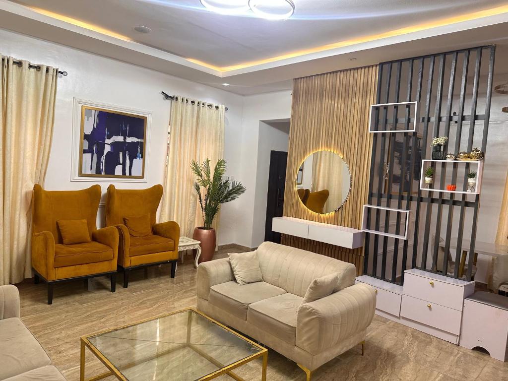 Keisha Homestay Nyali – Poolside Stay Behind City Mall Nyali (2nd Avenue) - Copy