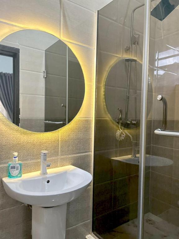 Keisha Homestay Nyali – Poolside Stay Behind City Mall Nyali (2nd Avenue)